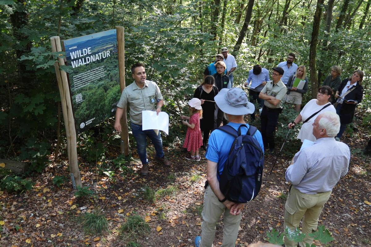 Exkursion zur Eröffnung des Naturwaldes oberhalb von Vierzehnheiligen_Fotos Wolfgang Weiß_AELF Coburg-Kulmbach. (2)